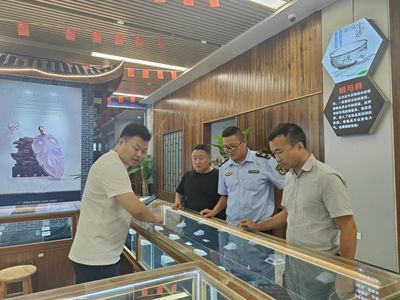 湖南省鳳凰縣市場(chǎng)監(jiān)管局多舉措助推鳳凰古城5A級(jí)旅游景區(qū)創(chuàng)建工作